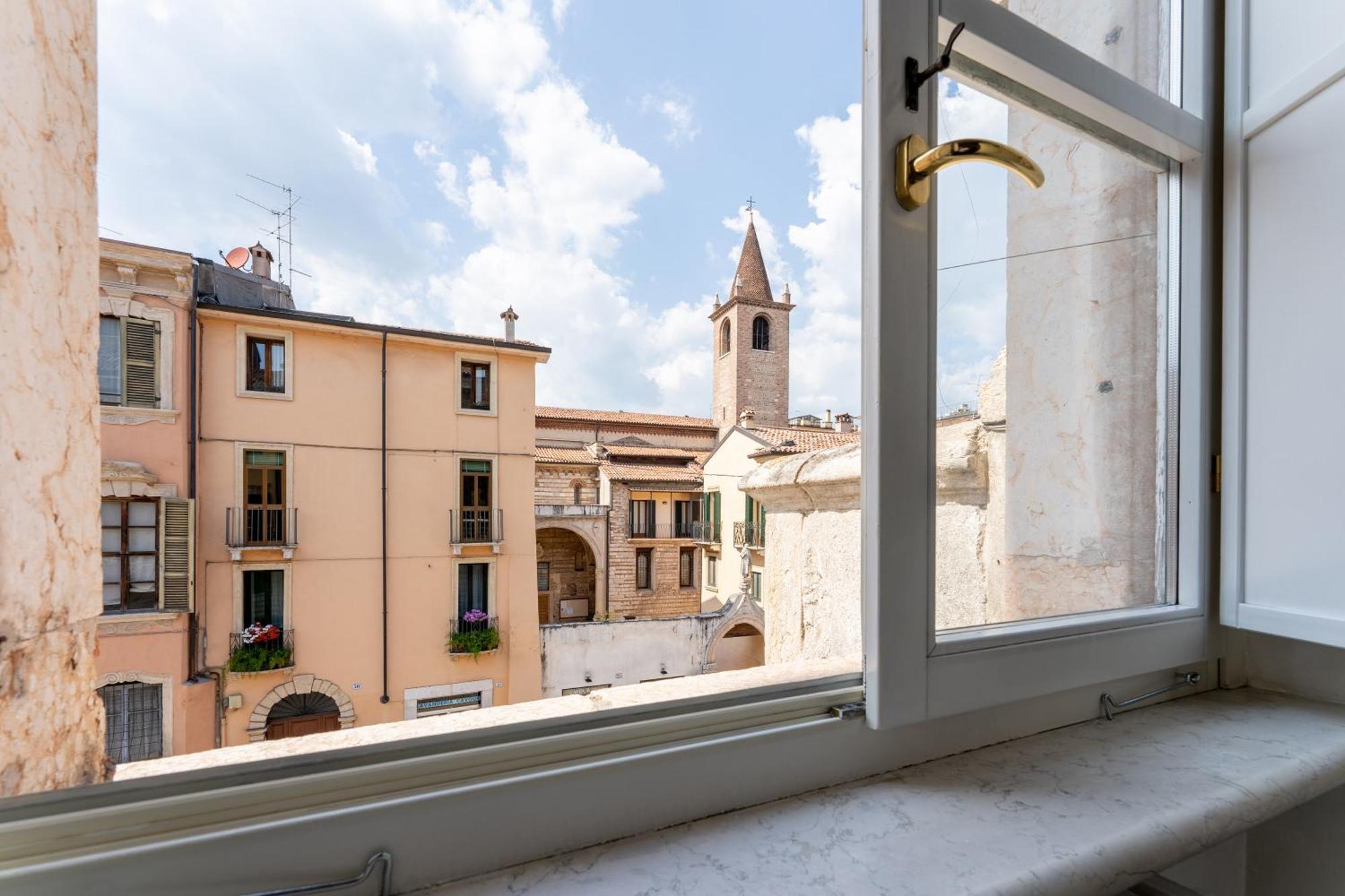 Corso Cavour Luxury Apartment Verona Eksteriør bilde